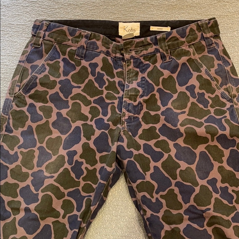 Giraffe print chinos